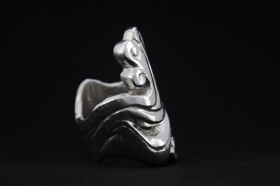 Why Handmade Jewellery Feels Different Than Mass-Produced Pieces