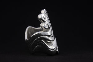 Why Handmade Jewellery Feels Different Than Mass-Produced Pieces